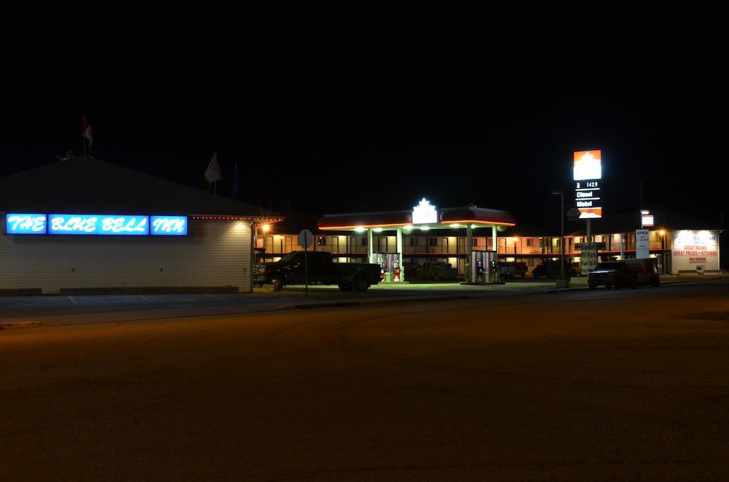 Blue Bell Inn Fort Nelson Dış mekan fotoğraf