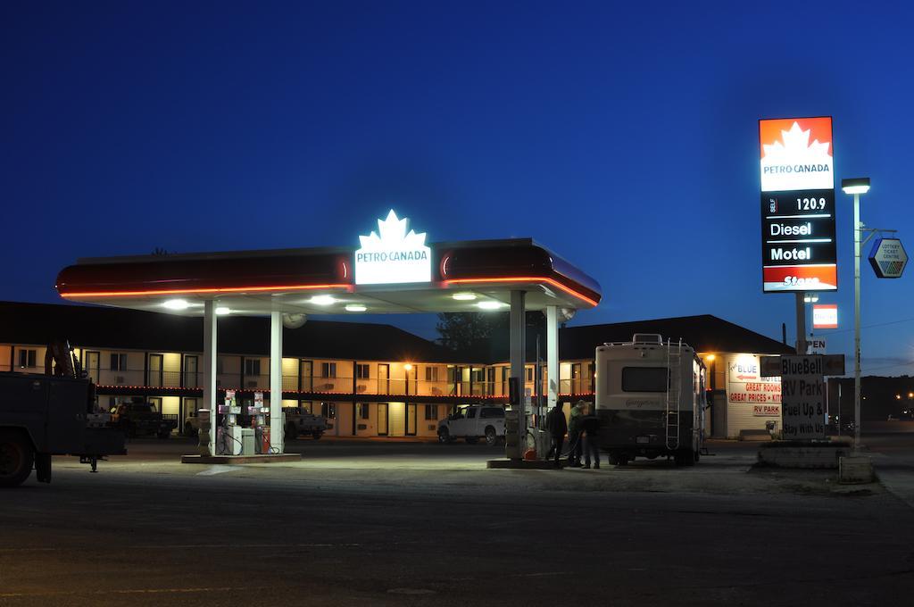 Blue Bell Inn Fort Nelson Dış mekan fotoğraf